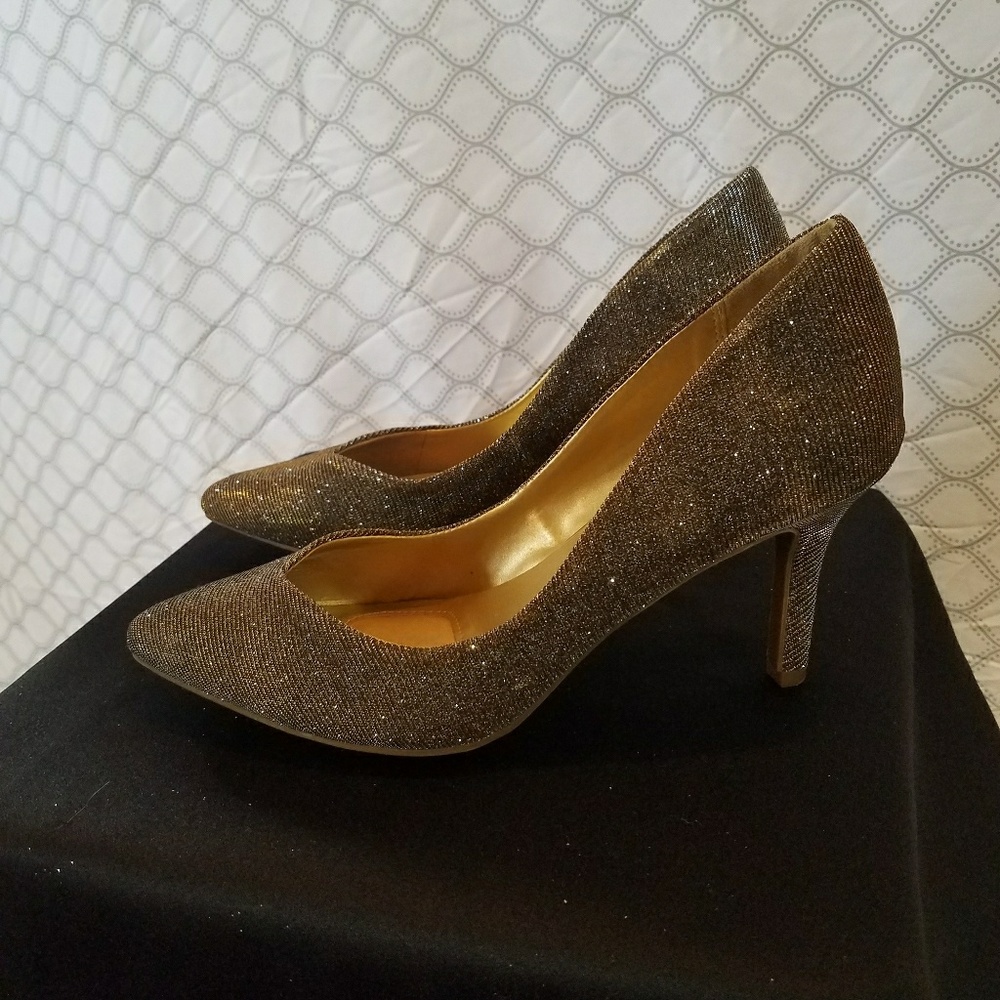 Heels - Picture 4 of 6